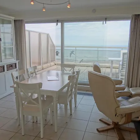 Penthouse In Koksijde With Stunning Sea View アパート